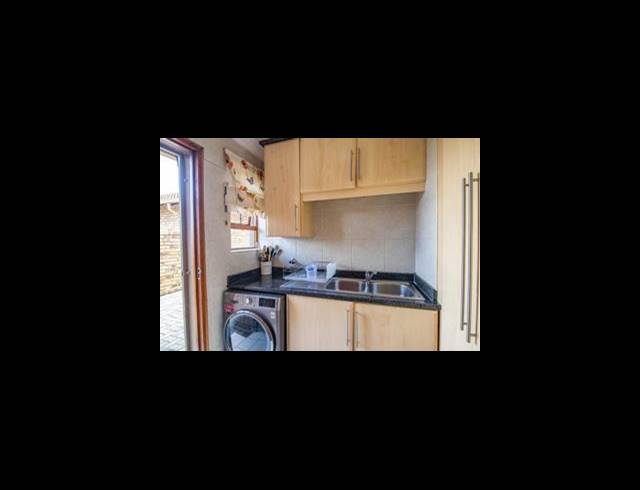 3 BEDROOM TOWNHOUSE FOR SALE IN MEYERSDAL